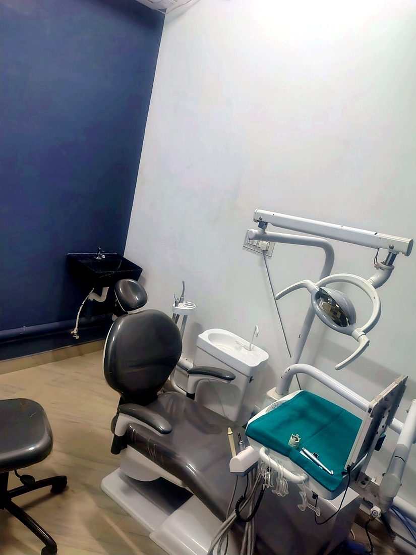Treatment room 2 with dental chair
